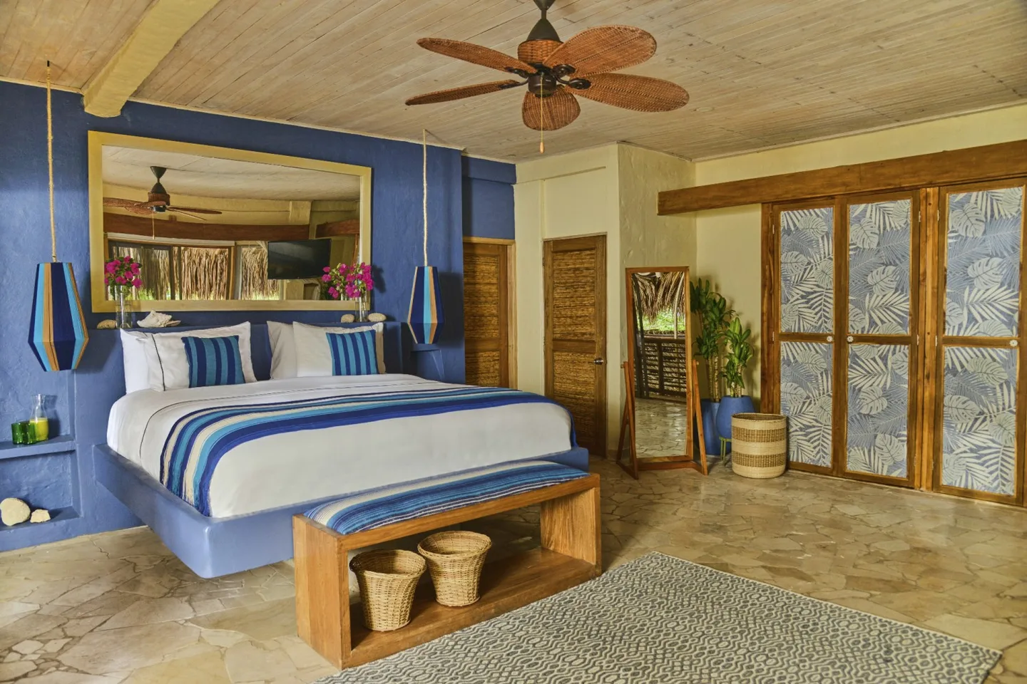Bedroom — Superior Double — Blue Apple Beach, Playa Mamón, Isla Tierra Bomba